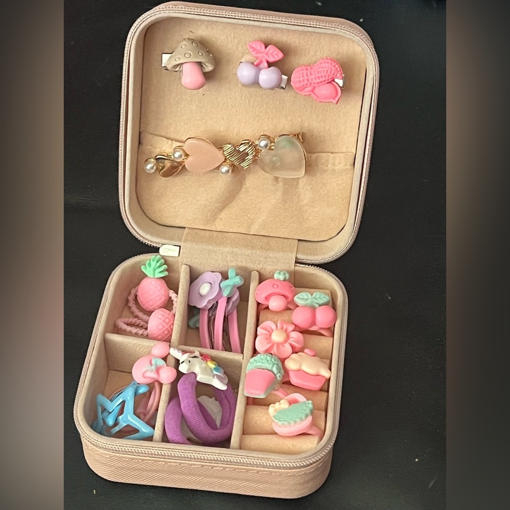 THINK GRANDKIDS! Girls hair accessories & jewelry box